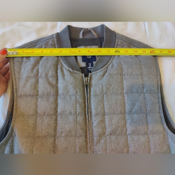 Men's GAP gray quilted Zipper Vest (Medium) 🖤🩶 🦺 🩶🖤 - Picture 8 of 16